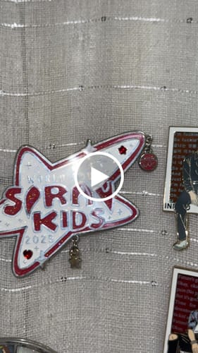 Customer video review of (PREORDER) Straykids 2025 World Tour Enamel Pin