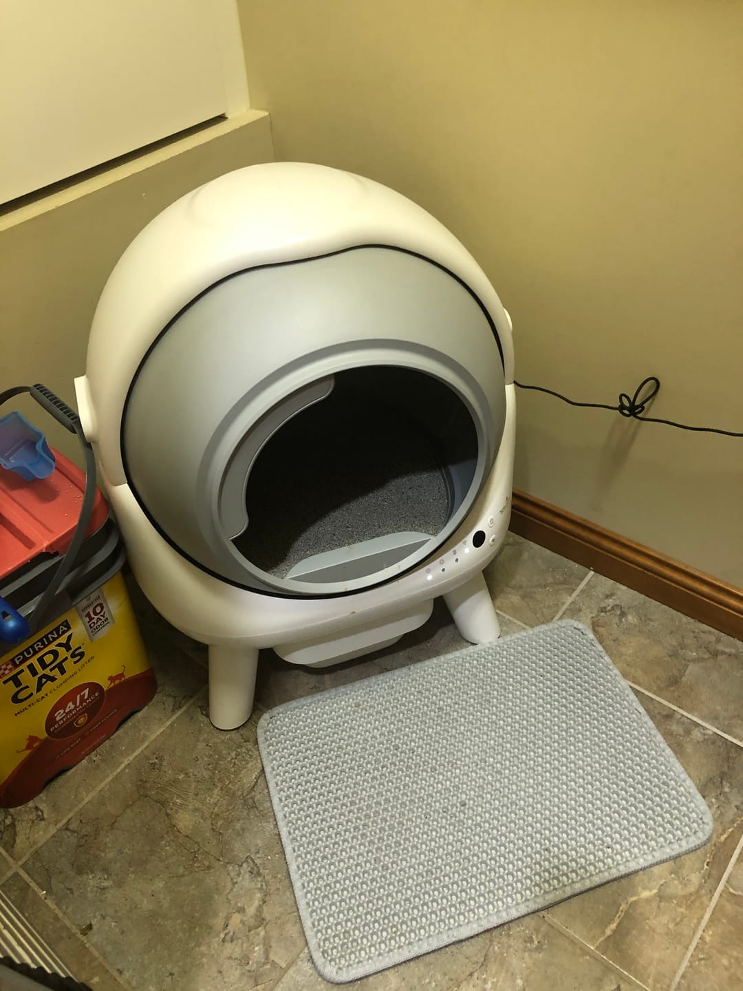 Customer photo review of [Black Friday Sale] Orbitie Automatic Cat Litter Box for Cats,Superior Odor Control & Whisper-Quiet