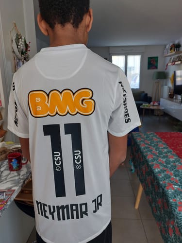 Customer photo review of Neymar Jr Santos FC White Retro Football Jersey Trikot
