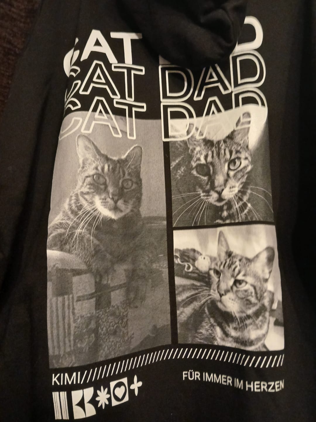 Customer photo review of Cat Dad - Individueller Hoodie