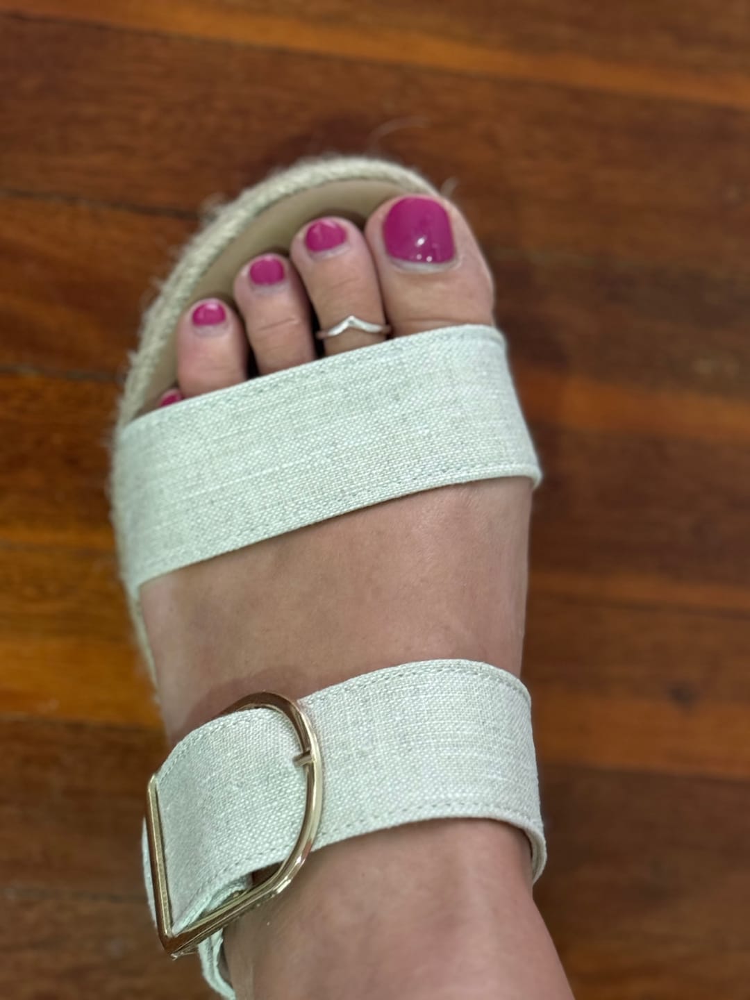 Customer photo review of Chevron Toe Ring