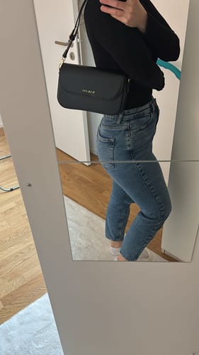 Customer photo review of CHLOIE - BLACK