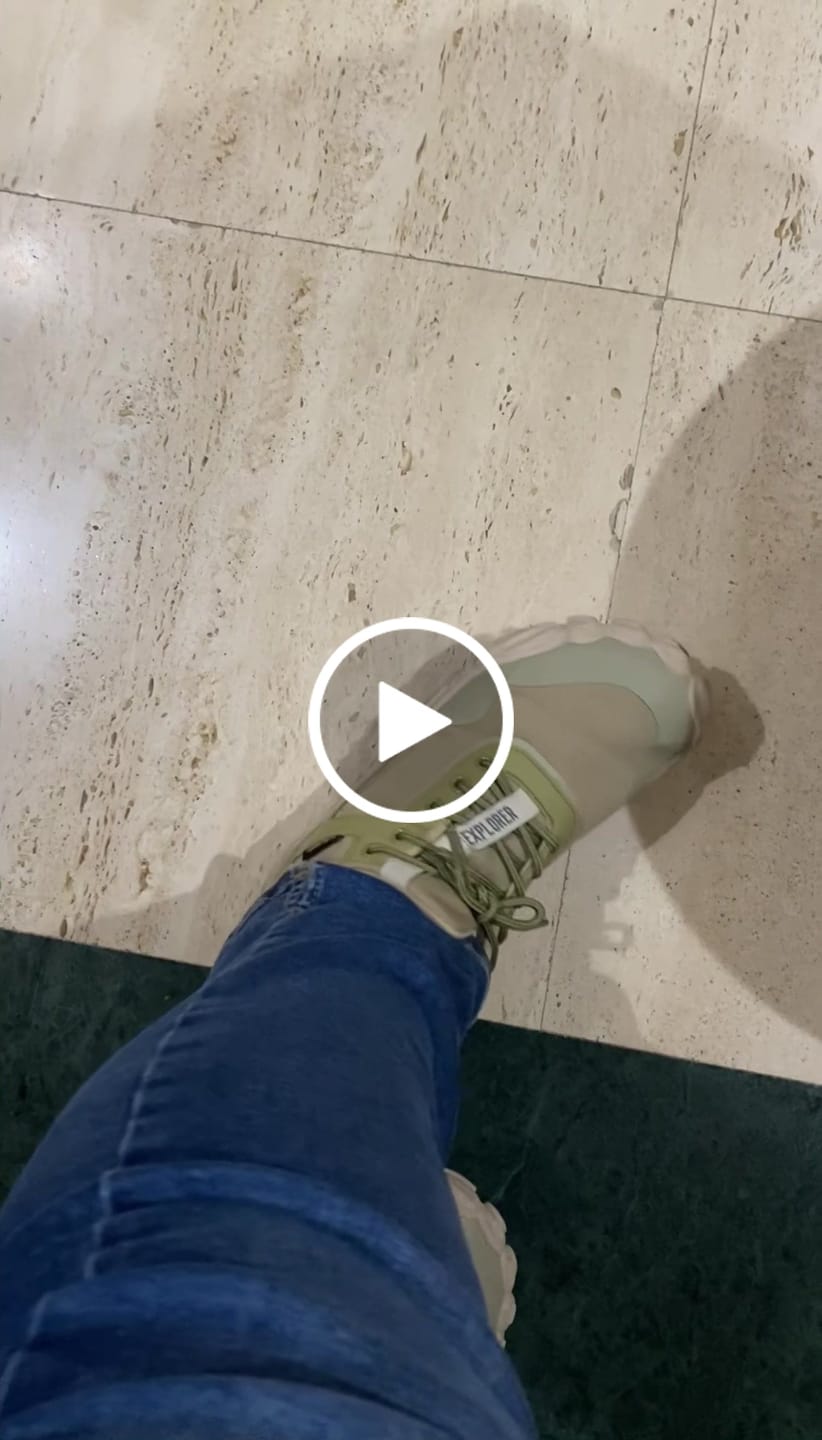 Customer video review of Roots Explorer Oliva- Tecnología RAINSafe™