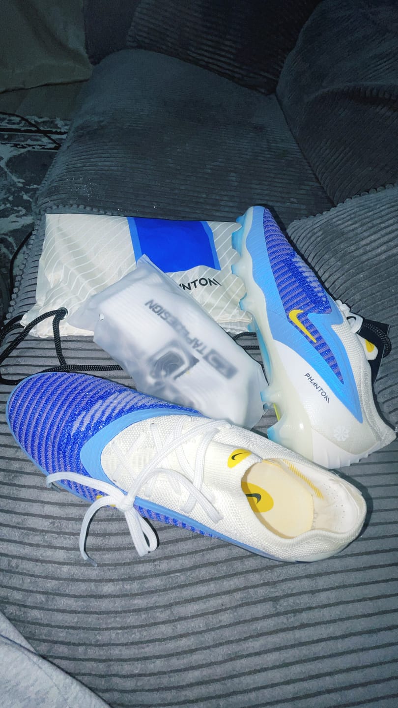Customer photo review of Phantom 6 FG - Fear Nothing Bleu/Blanc/Jaune