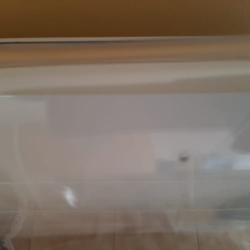 Customer photo review of CARMEN - Lot de 4 chaises transparentes avec pieds en bois et bouclettes blanches