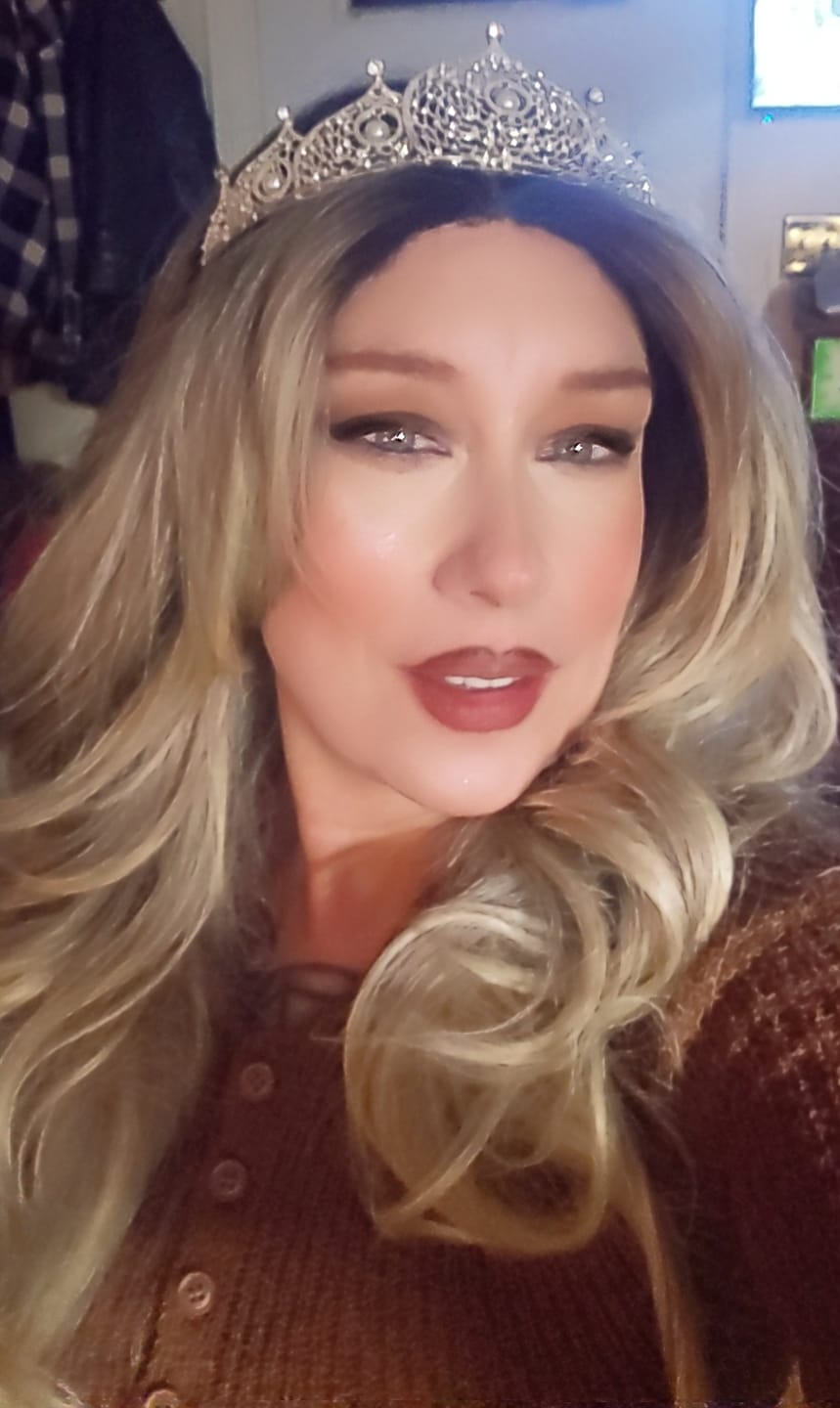 Customer photo review of FreeTress Equal Curtain Bang HD Deep Parting Lace Wig - BOMBSHELL