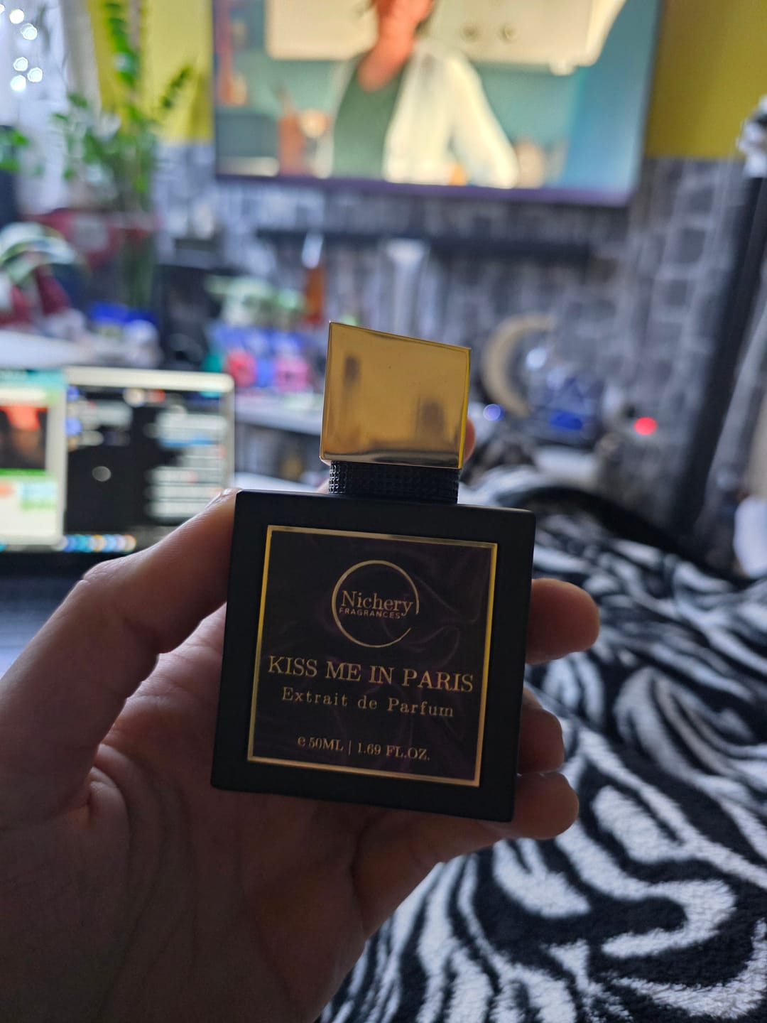 Customer photo review of Nichery Kiss Me in Paris Extrait de Parfum - Unisex 50ml