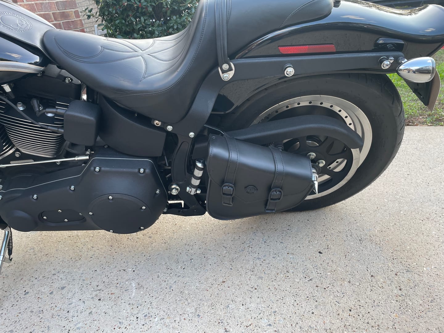 Customer photo review of 3L - Dark Age Plain Leather Motorcycle Swing arm Bag For Harley Softail