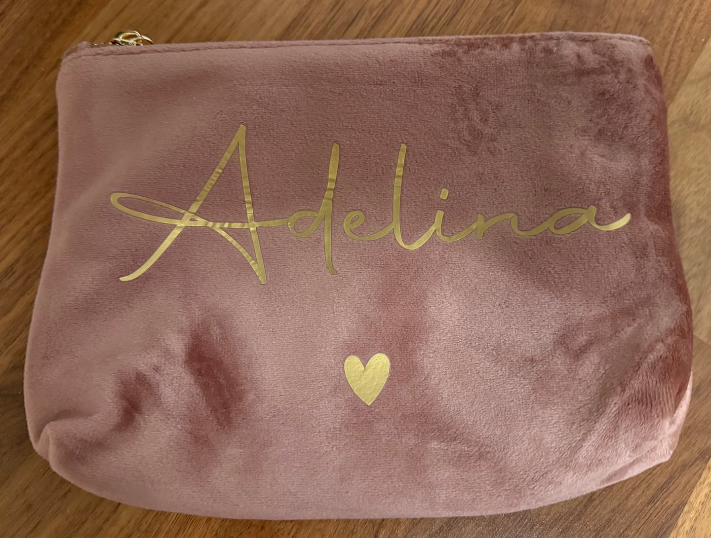 Customer photo review of Meine Kosmetiktasche - Personalisierte Samt Kosmetiktasche für MakeUp und Kosmetika mit Namen