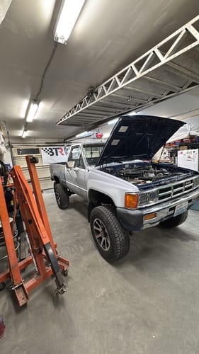 Customer photo review of 1984-1988 Toyota Pickup/ 4Runner EZ Lift Hood Struts