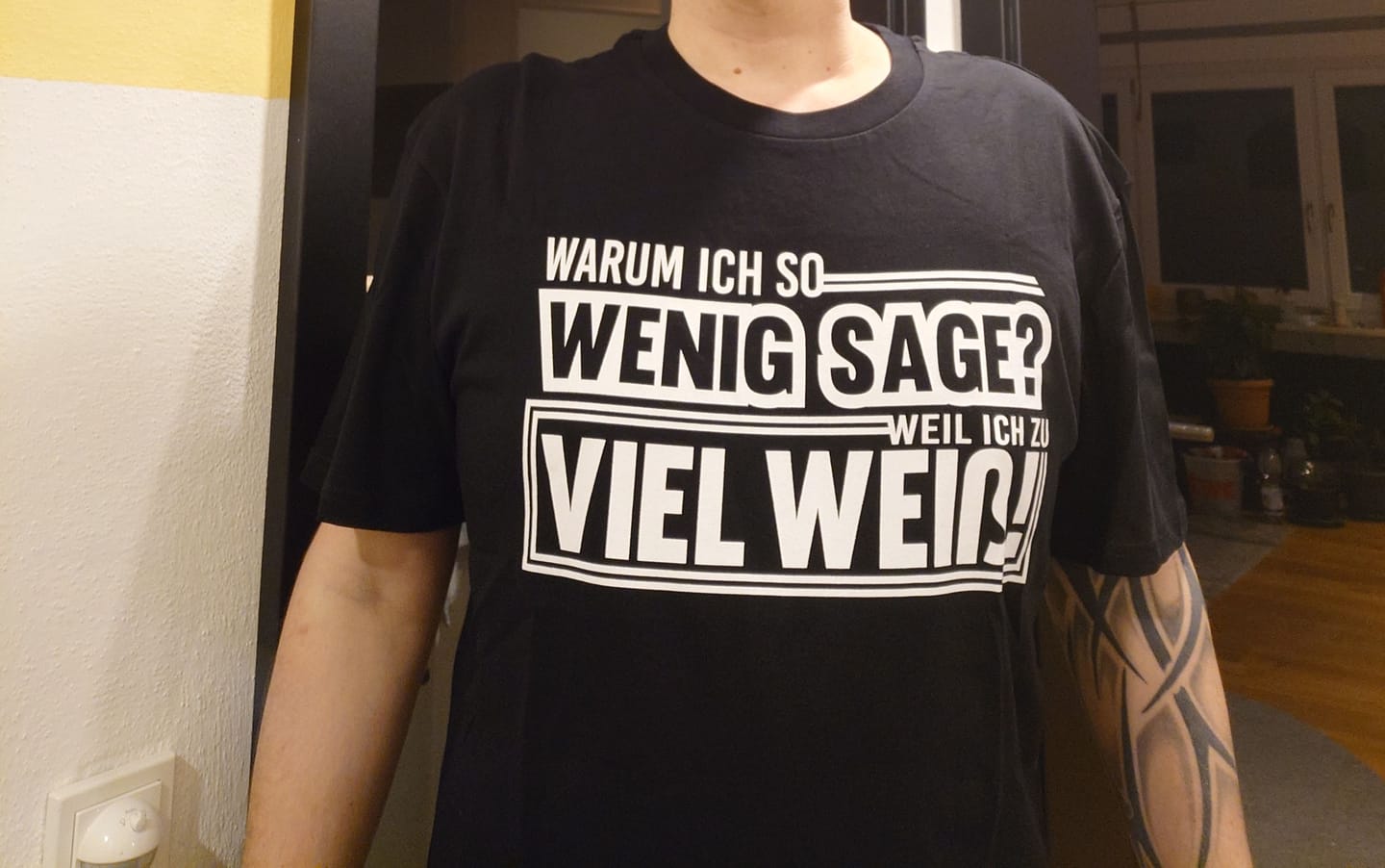 Customer photo review of Warum ich so wenig sage? - Premium T-Shirt Unisex