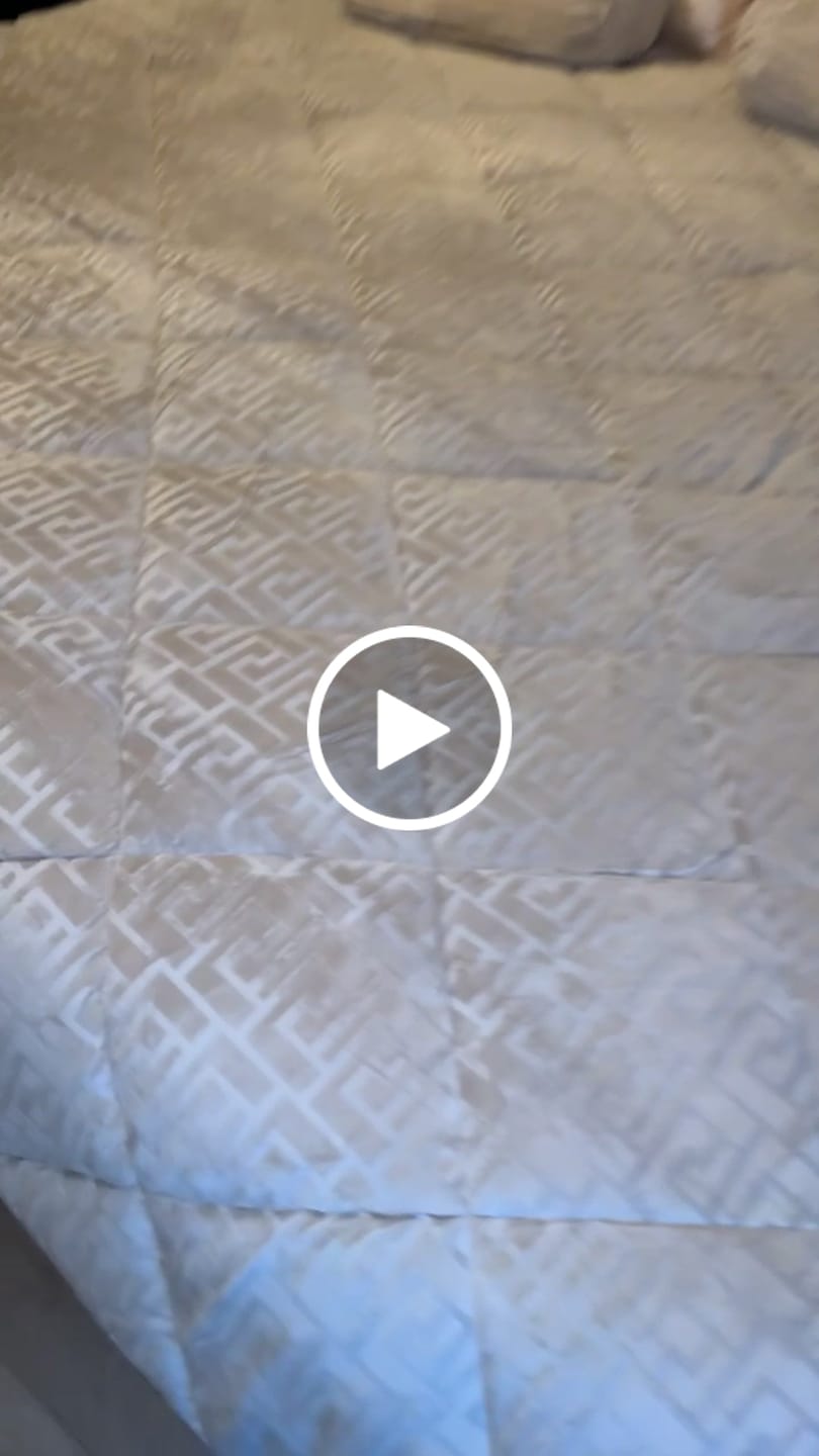 Customer video review of Dekbed Zonder Overtrek Velvet™ Designer Taupe
