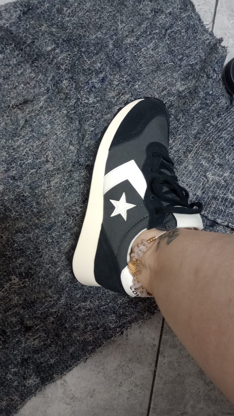 Customer photo review of Zapatillas Converse Omega Trainer OX Negro Gris