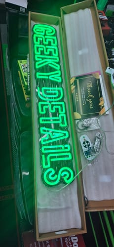 Customer photo review of Custom Neon: GEEKY DETAILS