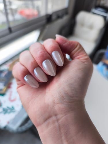 Customer photo review of Shimmer Petal - Short Almond - 30 Adet Takma Tırnak