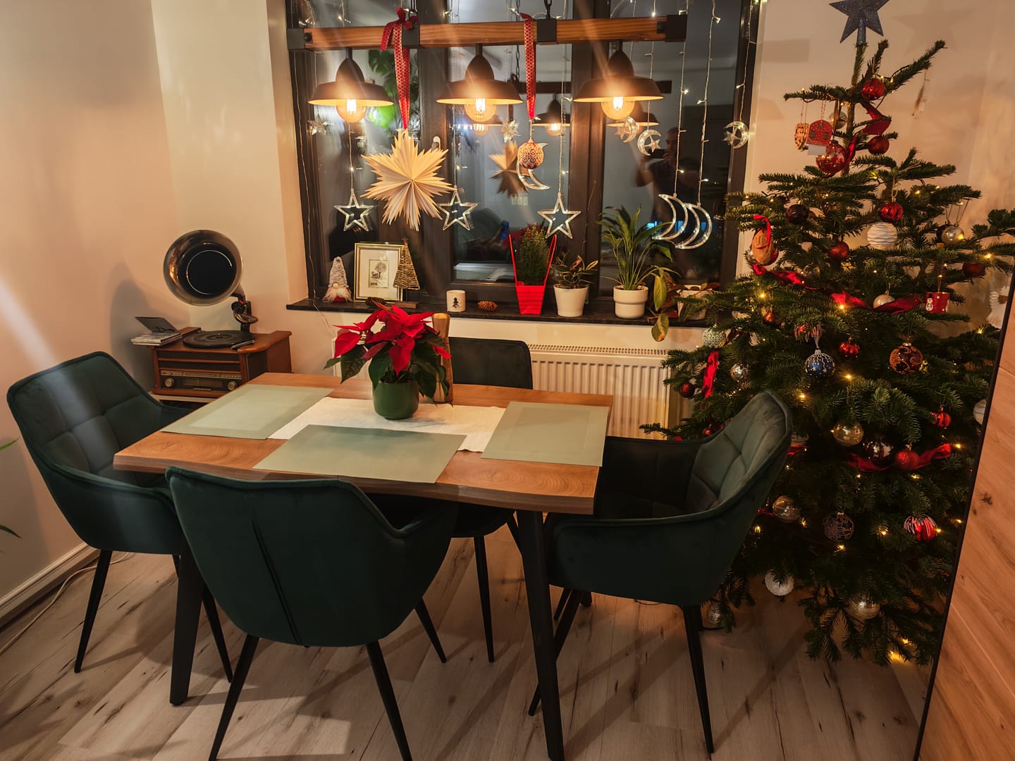 Customer photo review of Scaun Lilia, verde/negru, stofa catifelata/metal, 59x45x90 cm