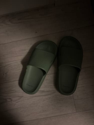 Customer photo review of HappyFlops