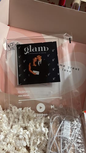Customer photo review of Placa Spotify Personalizável (Foto & Música)