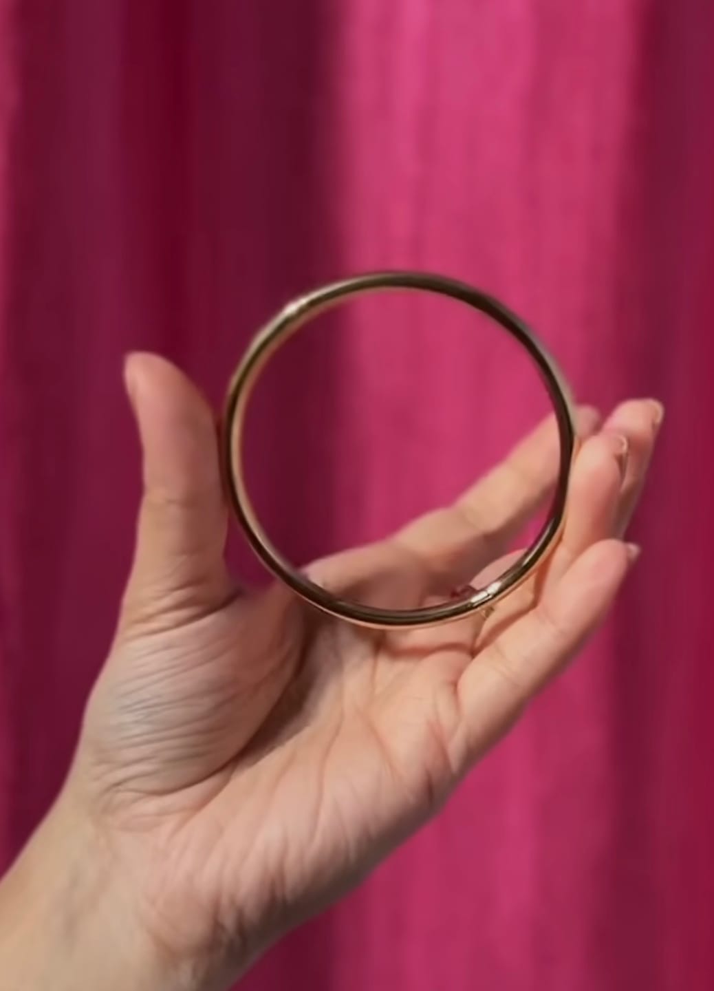 Customer photo review of Round Wire Bangle Bracelet