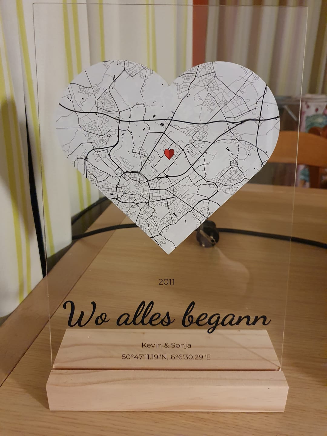 Customer photo review of "Unser Ereignis" - Personalisierte Acryltafel