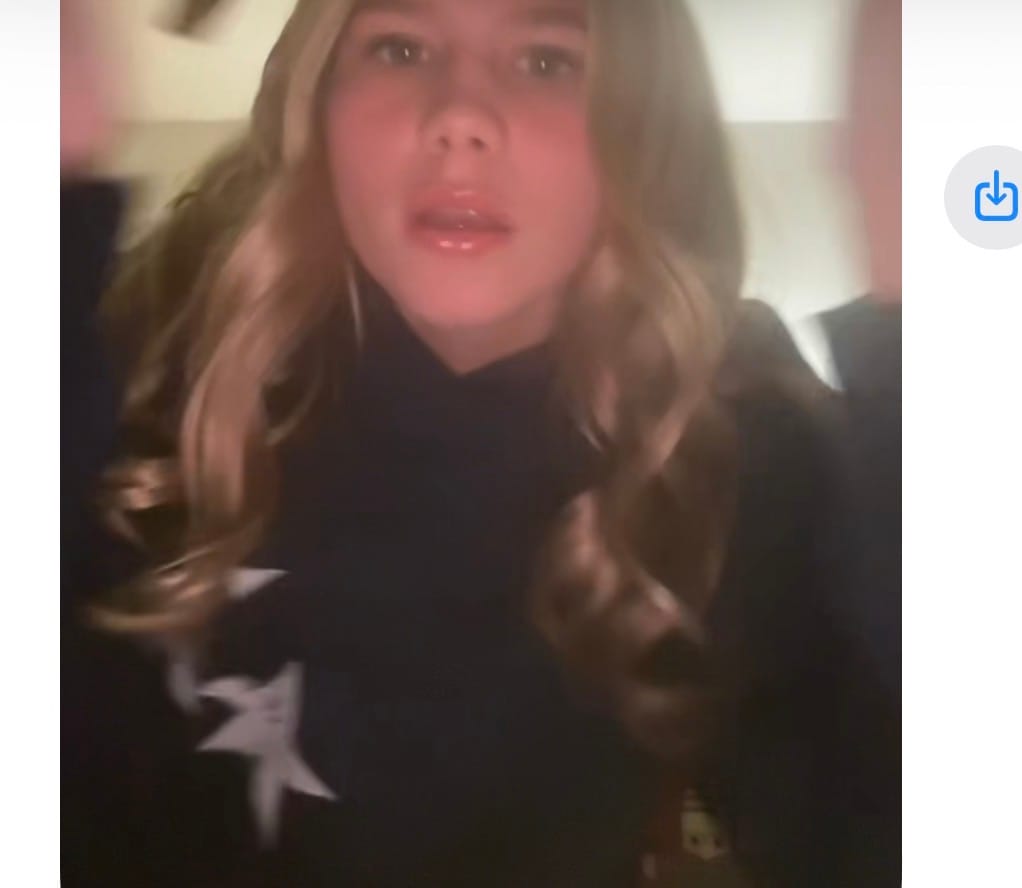 Customer photo review of Aelfric Eden Star Color Contrast Hoodie