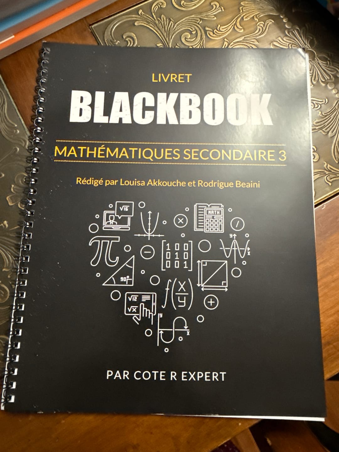 Customer photo review of Livret "Black Book" Mathématiques (Secondaire 3)