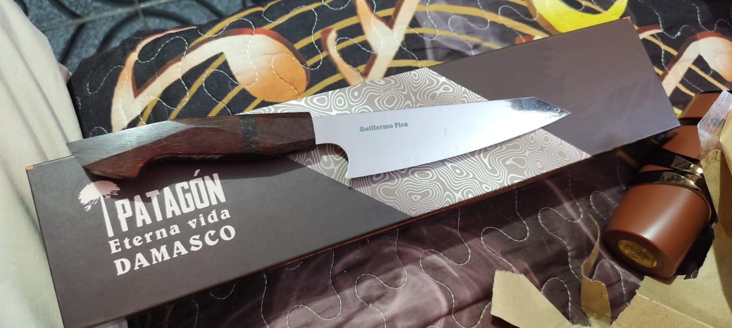 Customer photo review of SÁNDALO - Cuchillo Kiritsuke Damasco 67 capas hoja 16 cm PATAGÓN