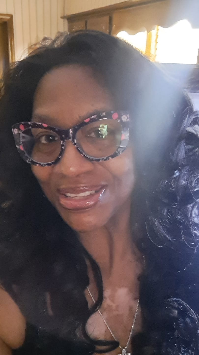 Customer photo review of Sensationnel Cloud 9 Glueless What Lace Swiss 13x6 HD Lace Front Wig - LATISHA