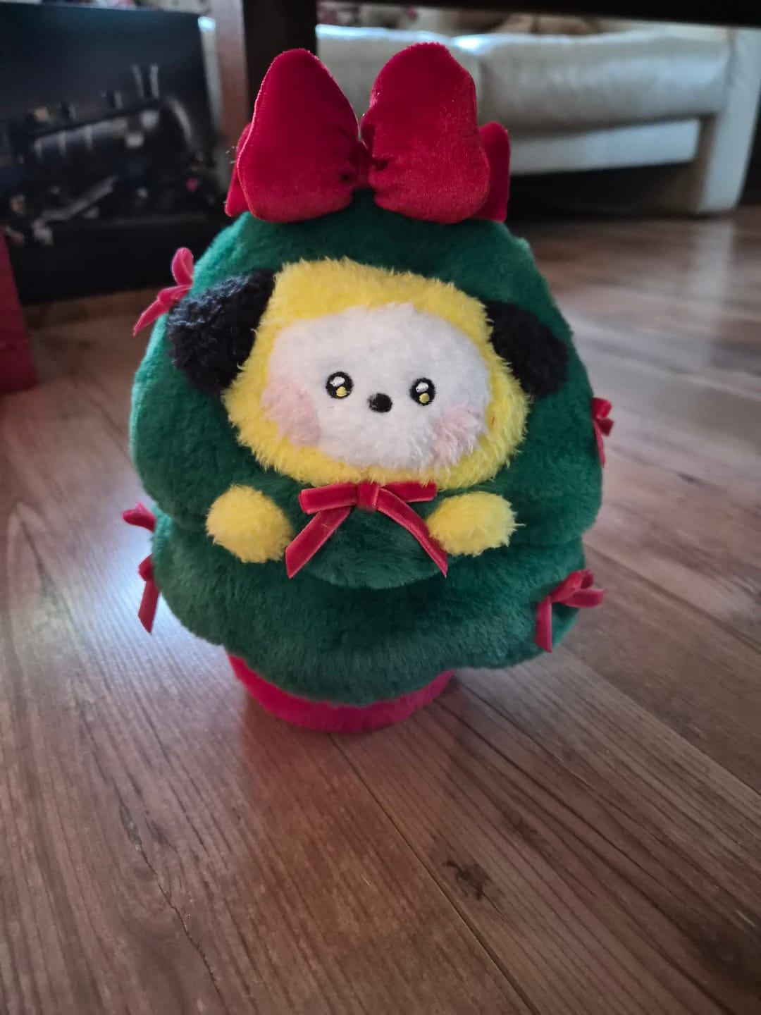 Customer photo review of BT21 - MININI PETIT HOLIDAY TREE PLUSH DOLL