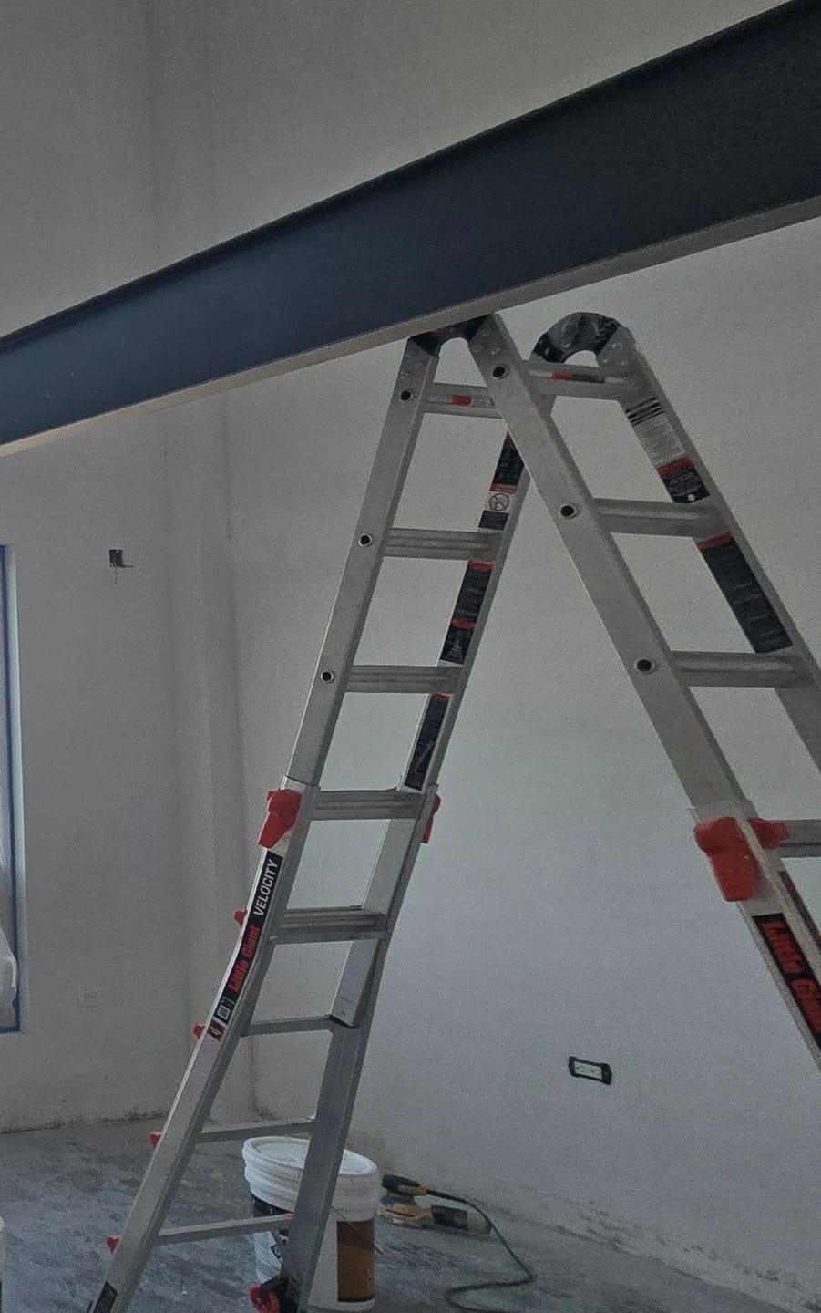 Customer photo review of Escalera de Aluminio Multiposición 22' (6.7 m) Tipo IA Velocity Little Giant 15422-001 (Demo)