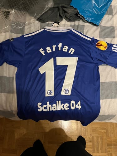 Customer photo review of Jefferson Farfan Schalke 04 2011 2012 Retro Football Jersey Trikot Maillot Soccer Shirt