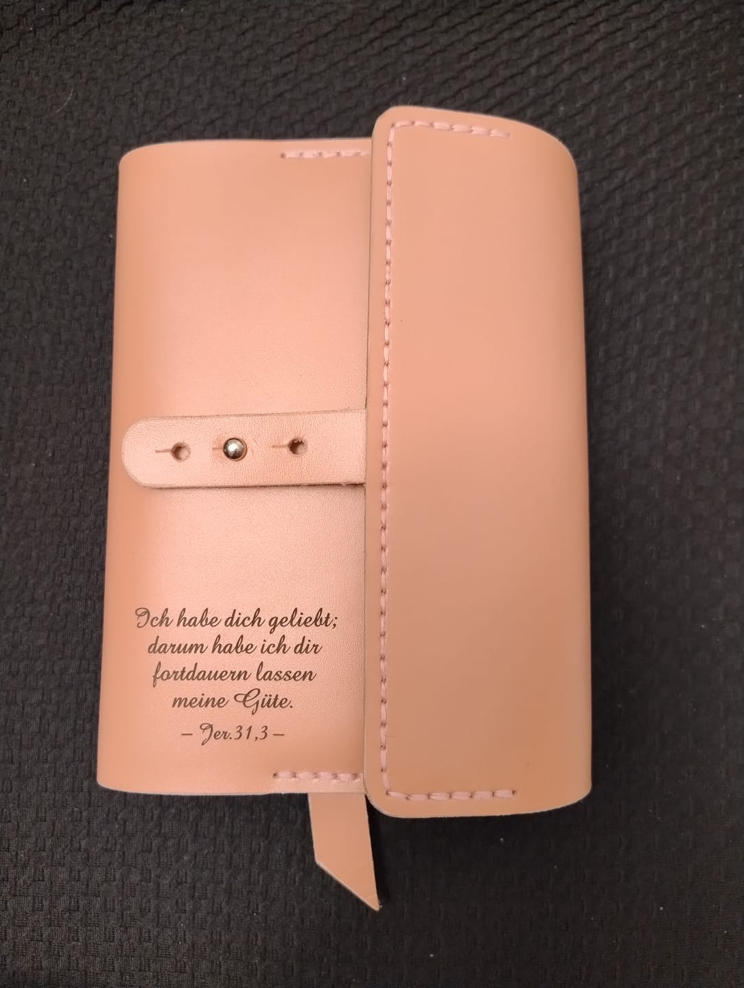 Customer photo review of Bibelhülle "Vario+" · echtes Leder · handmade Bibelhülle nach Maß