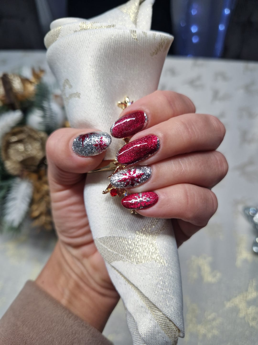 Customer photo review of Semilac 467 Red Candle Flash UV Gel Polish