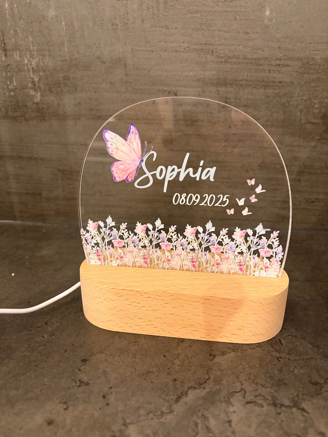Customer photo review of Nachtlicht Kinder personalisiert - Blumenwiese & Schmetterlinge