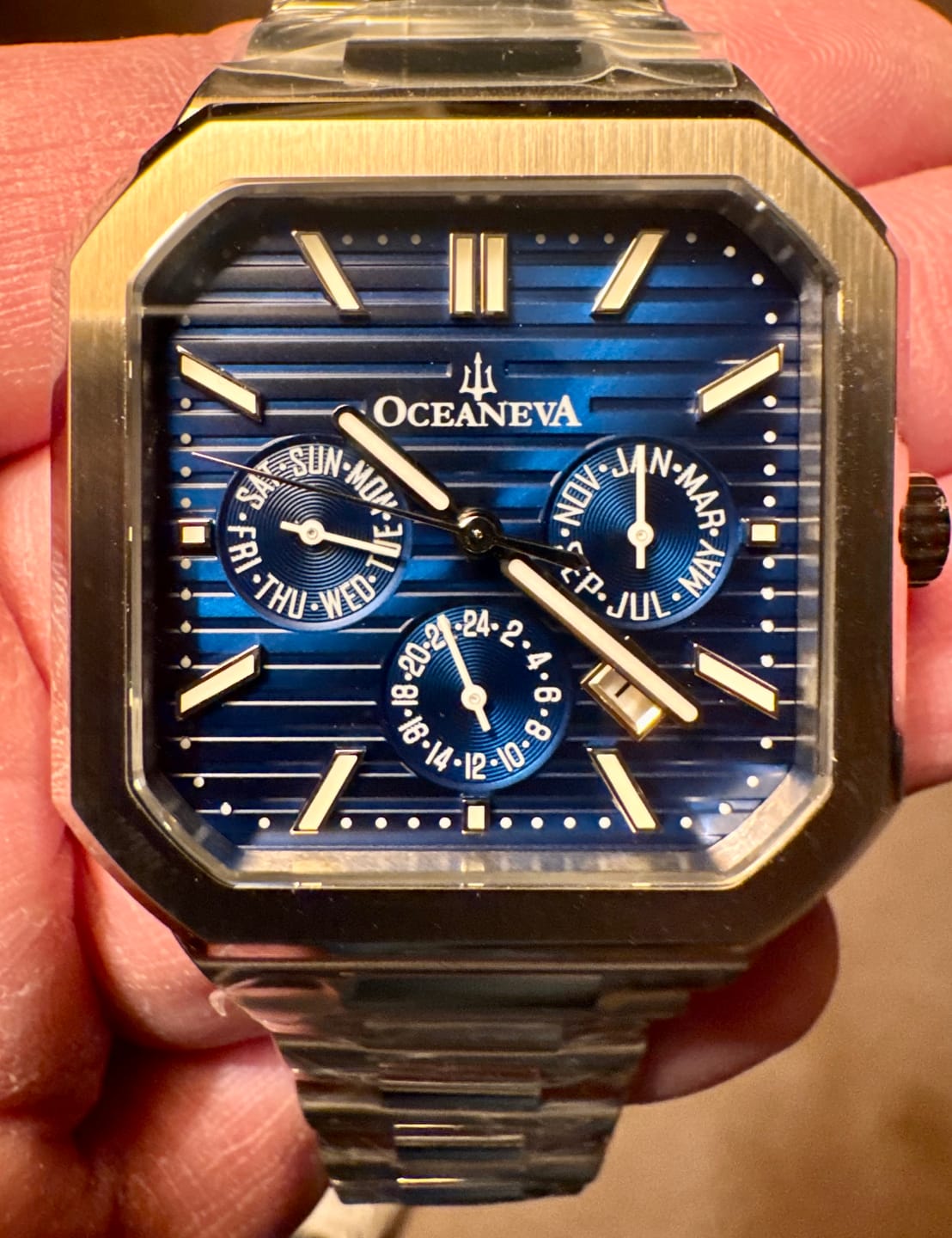 Customer photo review of Oceaneva Mens Tenuis Automatic Calendar Thin Watch Blue Dial