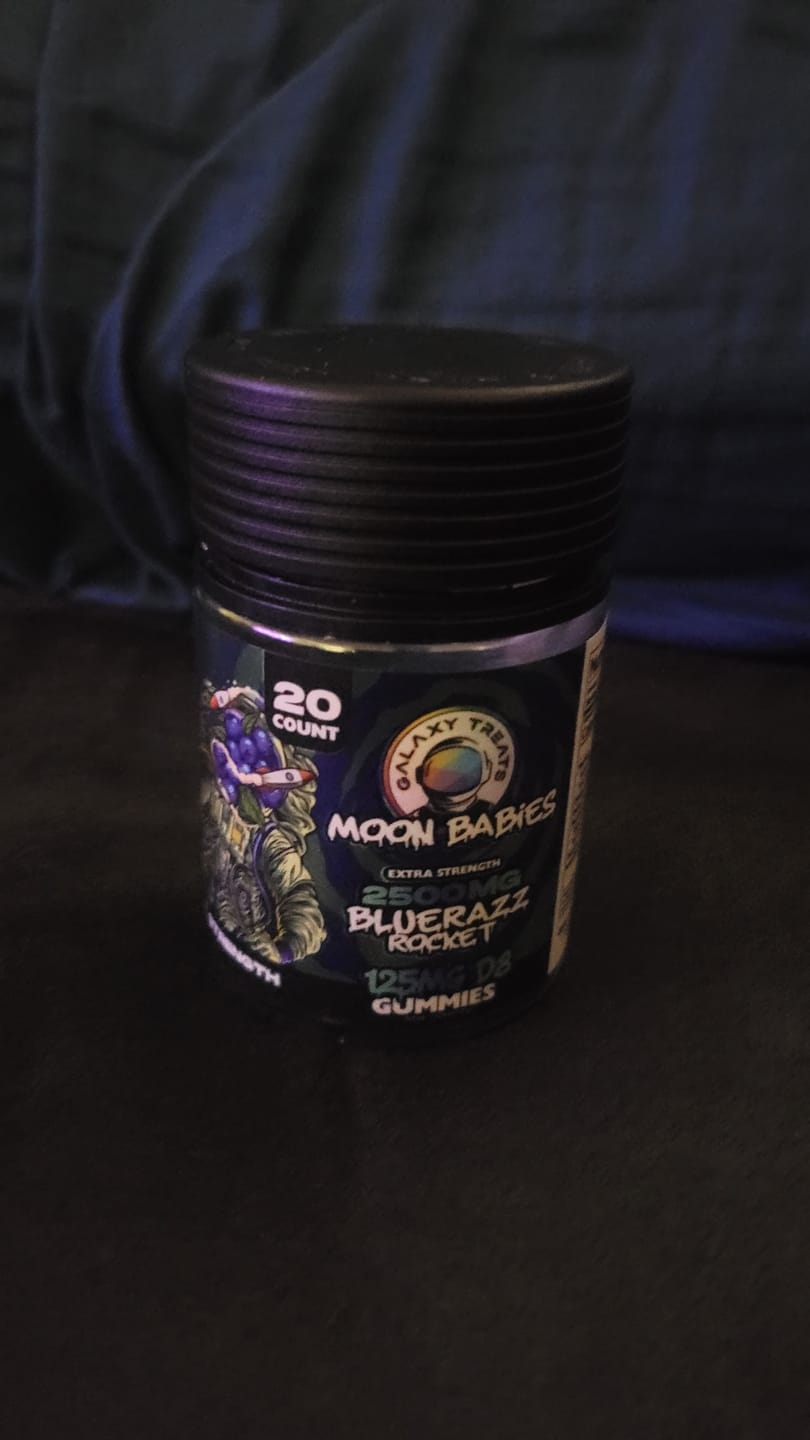 Customer photo review of Bluerazz Rocket D8 Extra Strength Gummies