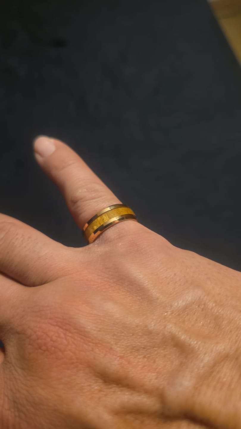 Customer photo review of Anillo Blended Whisky Carburo de Tungsteno