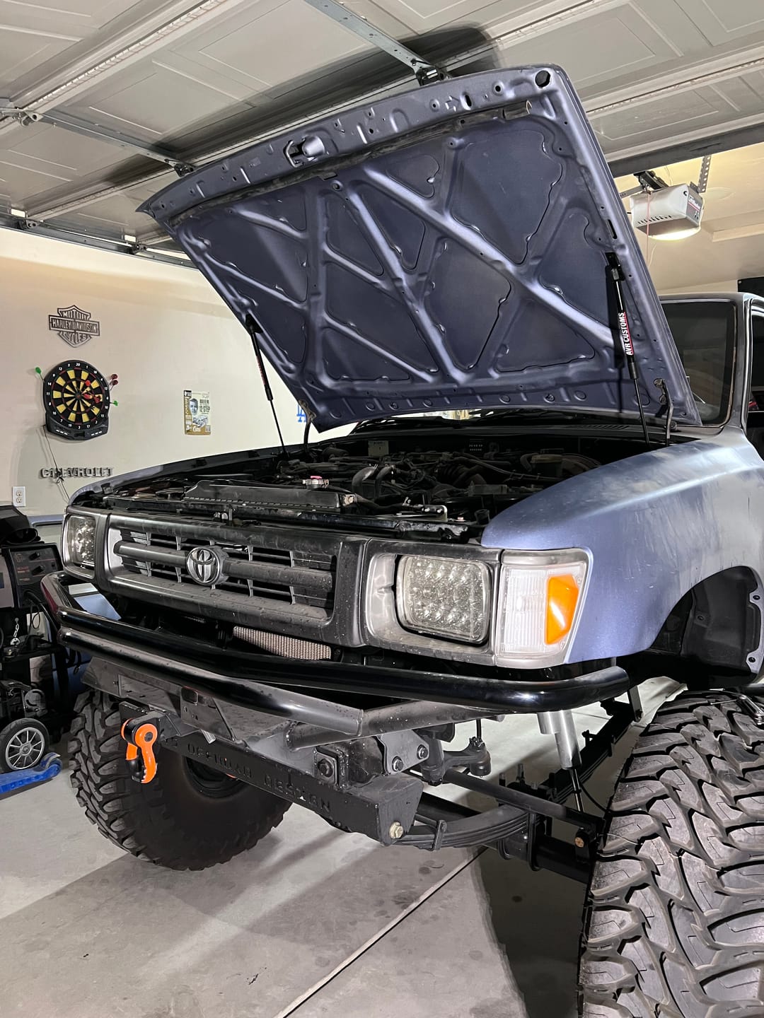 Customer photo review of 1989-1995 Toyota Pickup/ 4Runner EZ Lift Hood Struts