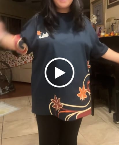 Customer video review of Kazuha Cat T-Shirt Preorder