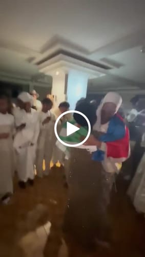 Customer video review of Chanson personnalisée MP3 – Votre histoire en musique