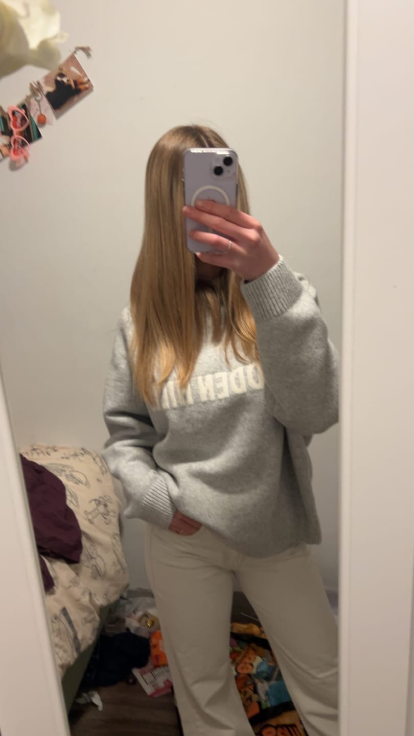 Customer photo review of KNIT HOODIE LIGHT GREY