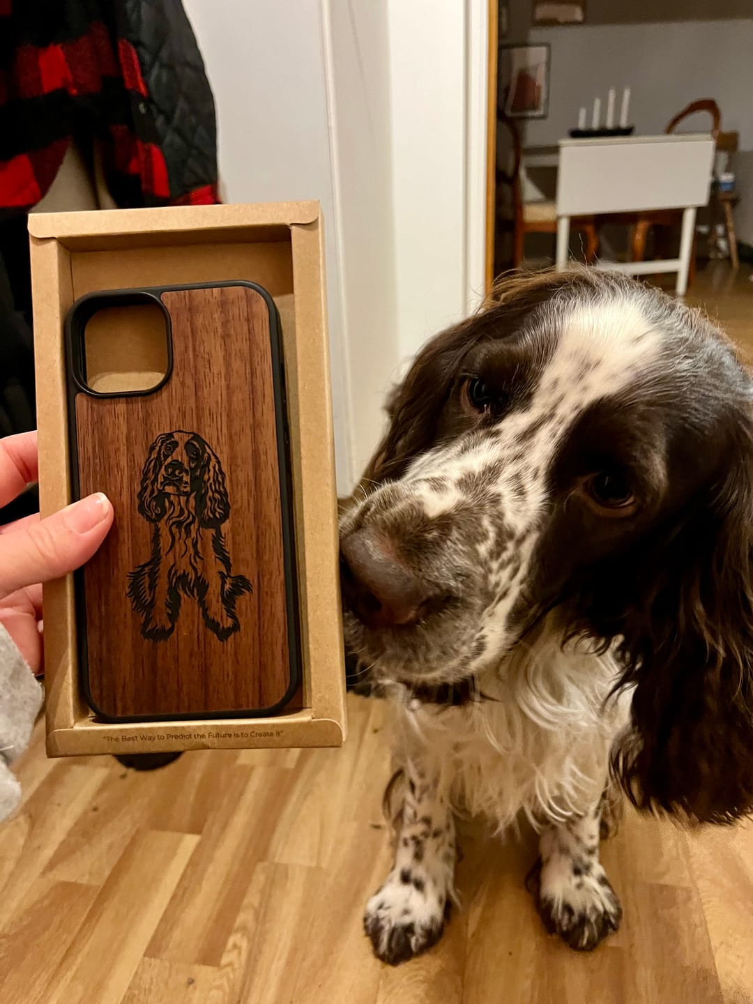 Customer photo review of Mobilskal din Hund | Valnöt