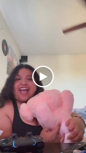 Customer video review of STRAY KIDS - dominATE : celebrATE WORLD TOUR OFFICIAL MD PUPPYM PLUSH LYING VER. BY SEUNGMIN