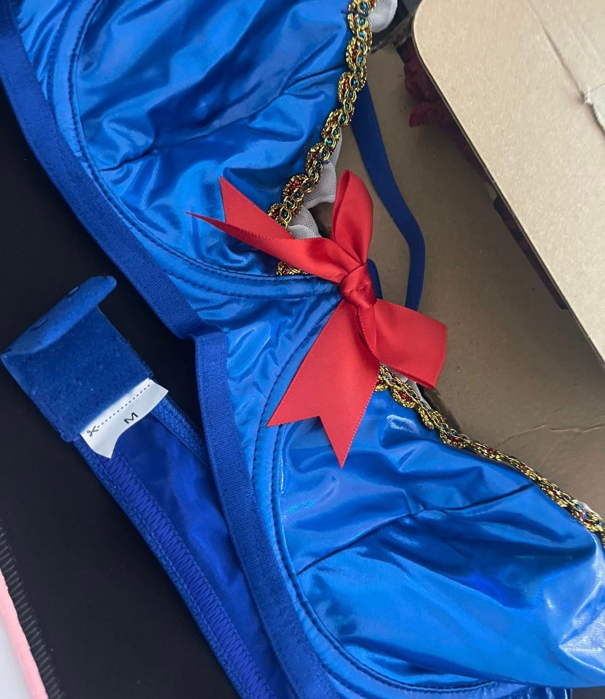 Customer photo review of Disfraz de Blanca Nieves Princesa sexy con Medias