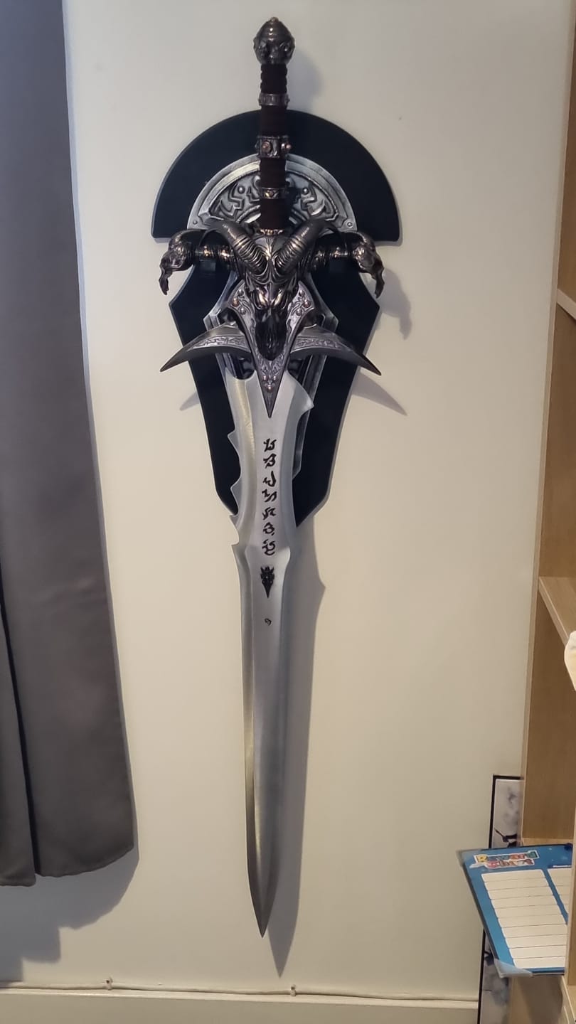 Customer photo review of World of Warcraft - Epic Edition Frostmourne