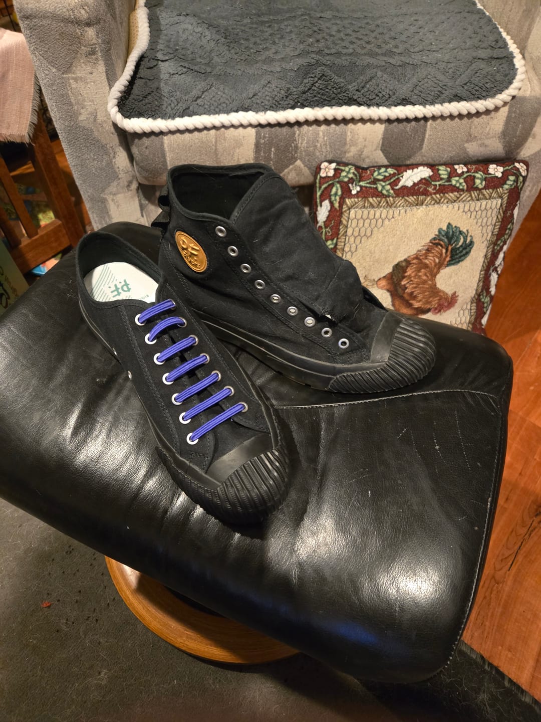 Customer photo review of Grounder Low-Top Black/Black