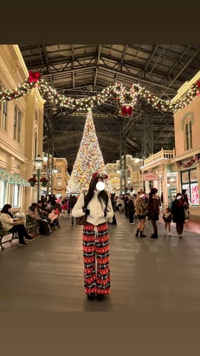 Customer photo review of IAMXIAA Cropped Puffer Jacket with Faux Fur Hood and Button Detail