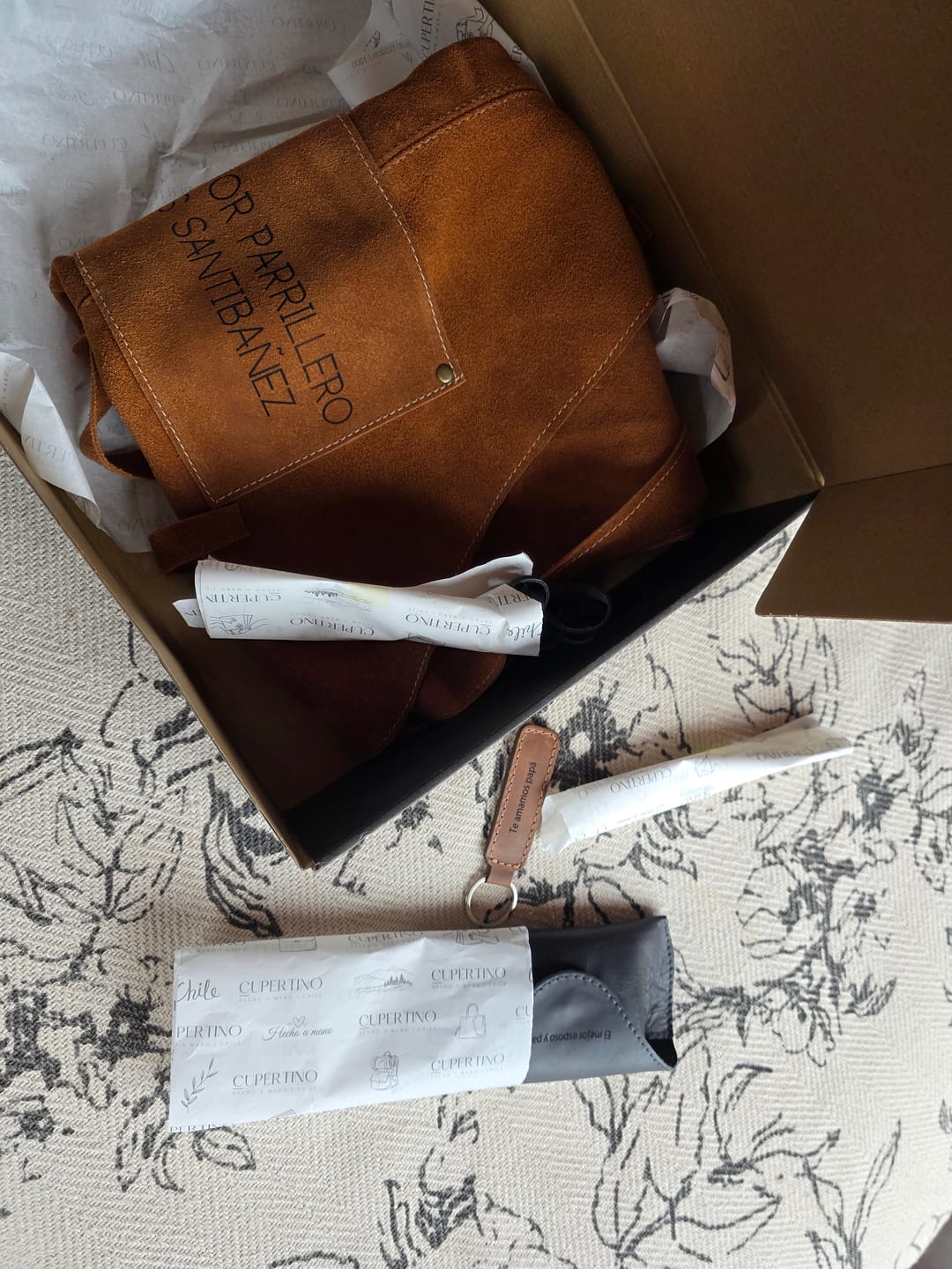 Customer photo review of Pechera cuero reno