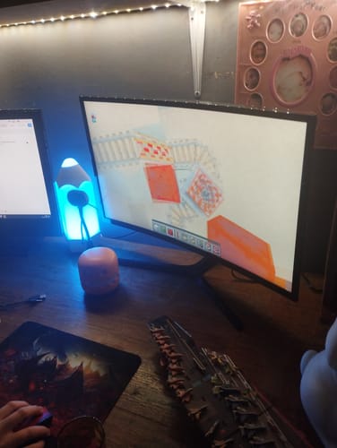 Reseña con foto de un cliente sobre Monitor Curvo Samsung Essential S3 27in 100Hz 4ms Full HD Modo Game Montaje Vesa [ LS27D366GALXZS ]