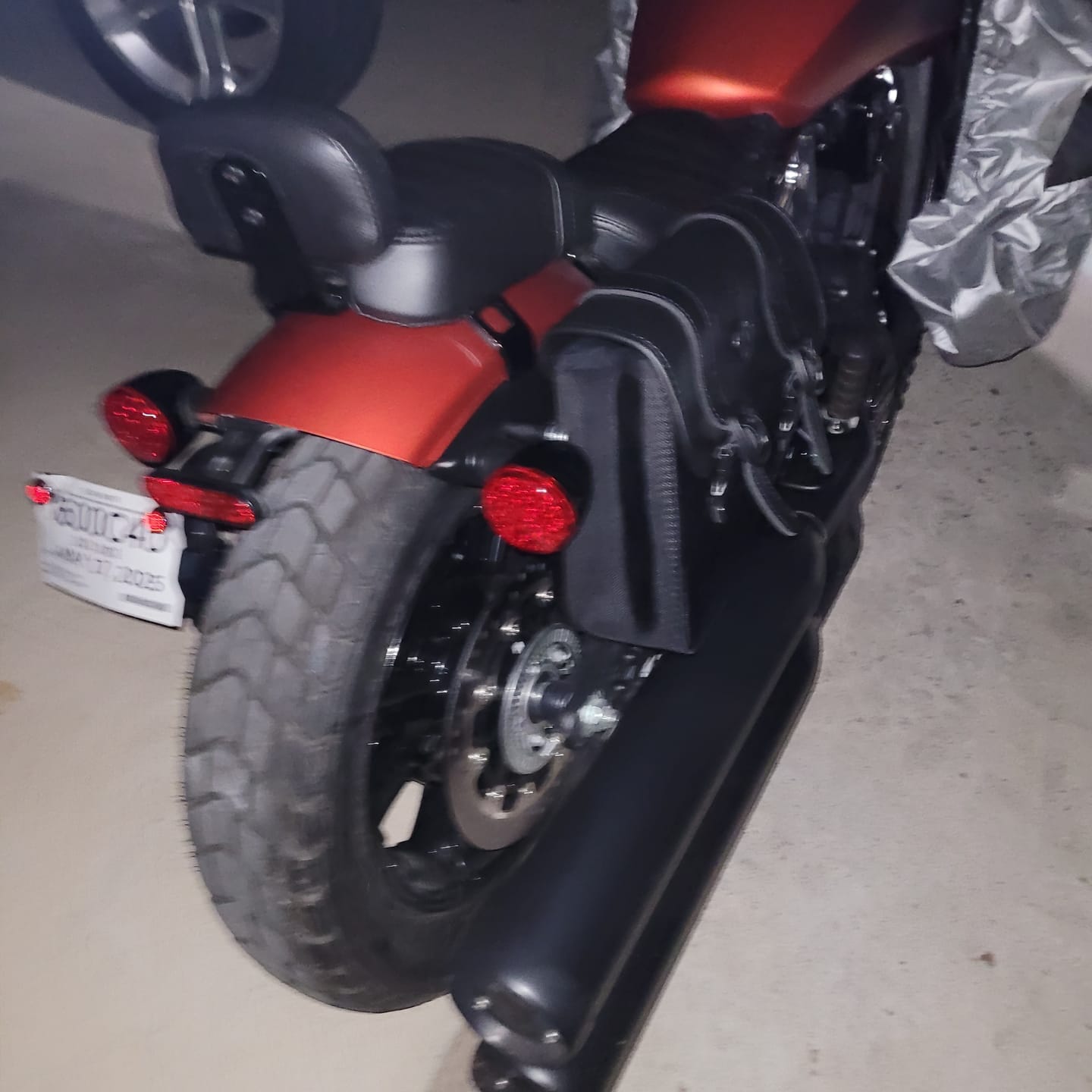 Customer photo review of 8L - Pony Indian Scout Bobber Leather Saddlebags